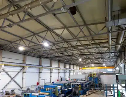 Area Produksi Pabrik Terasa Kurang Terang Padahal Lampu Banyak? Ini Kesalahan Penataan Pencahayaan yang Sering Terjadi 5 Pencahayaan area produksi