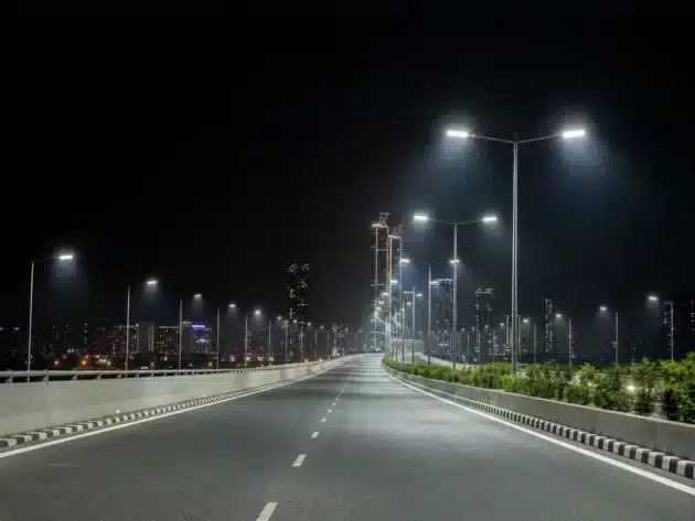 Jangan Asal Pasang Lampu Jalan! Ini Standar APJ dan SNI Pencahayaan Jalan Umum di Indonesia 3 Penerangan lampu jalan